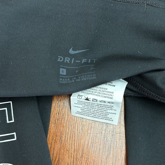 Nike/Peloton Leggings - Picture 4 of 5